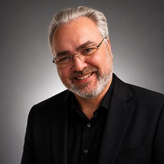 Glenn Lyvers